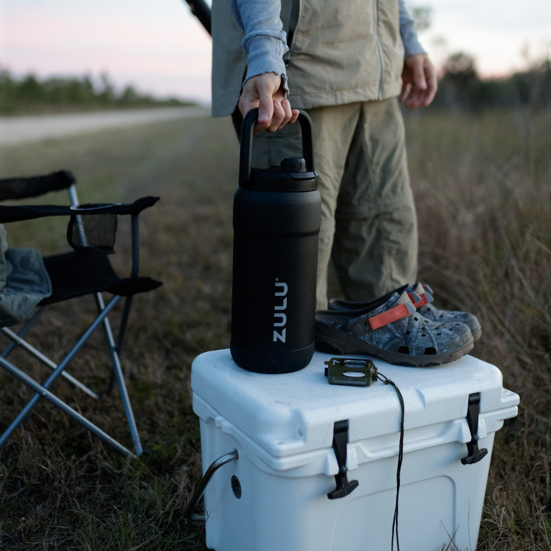 goals-mammoth-101oz-stainless-steel-bottle-z5 GoalsMammothBlackLifestyle.png