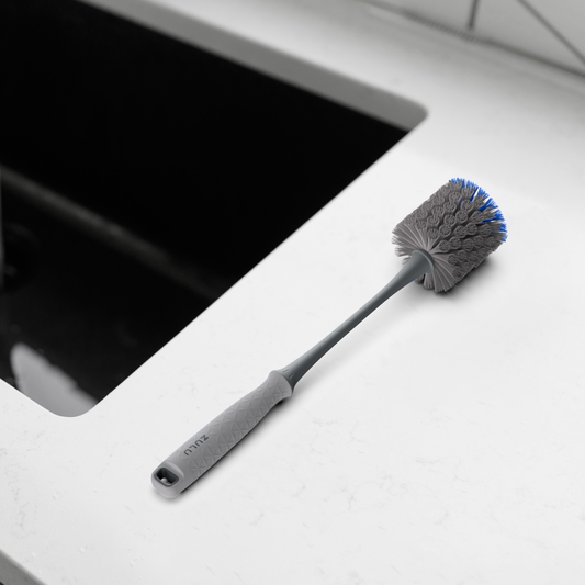bottle-and-straw-cleaning-brush-set-a6 ZuluBottle_StrawBrush_BySink.png
